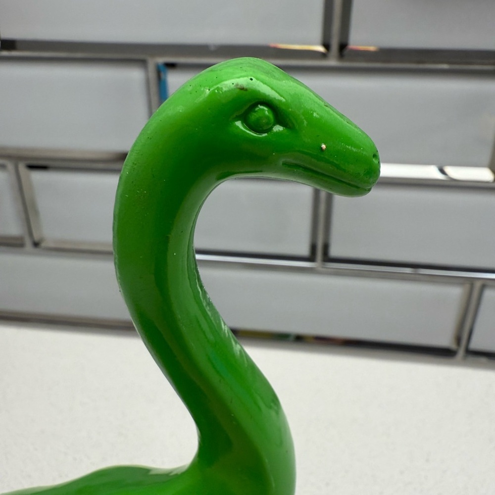 Bright Green Resin Brontosaurus Dinosaur Figure Sculpture - Picture 11 of 13